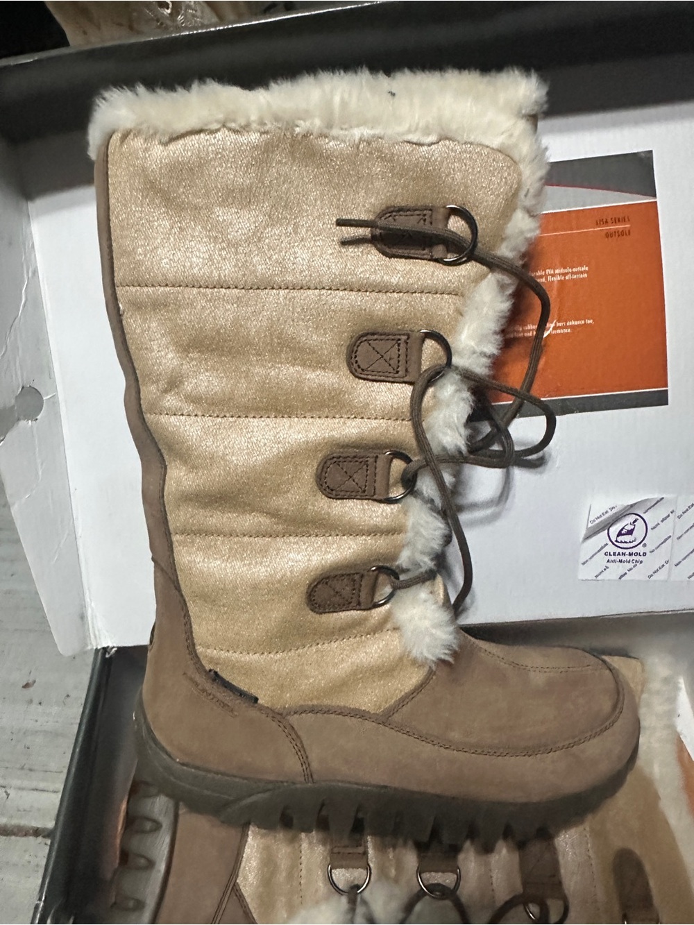 New Women's Tan & Cream Faux Fur lined Lace-Up Winter Boot